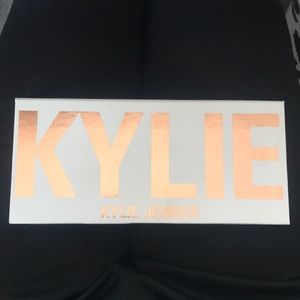 Kylie Bronze Eyeshadow Palette